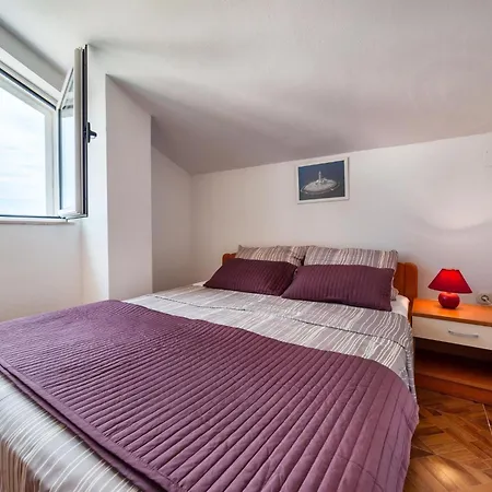 Marina 4 4-0 By Interhome *